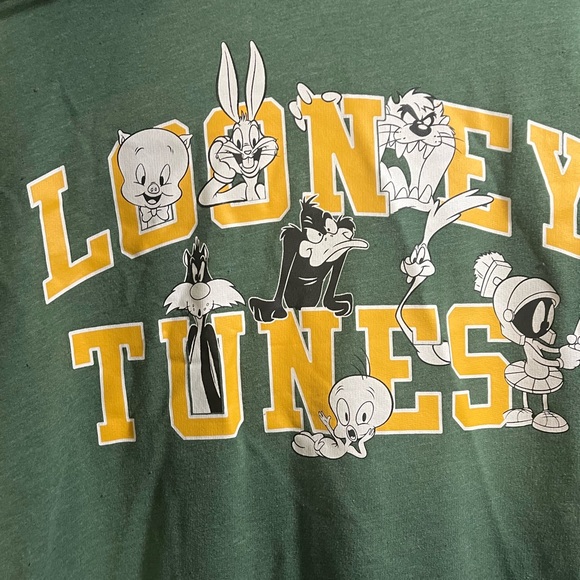 Loony Tunes NWOT Sweatshirt size XL - Picture 2 of 3